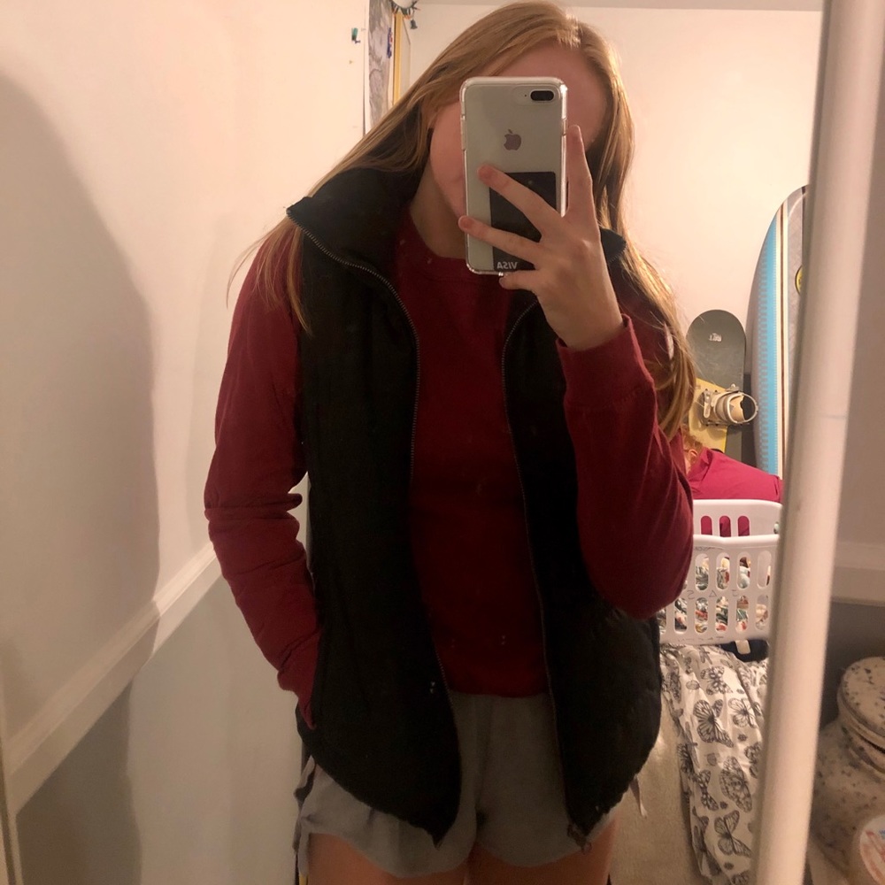 old navy black puffer vest